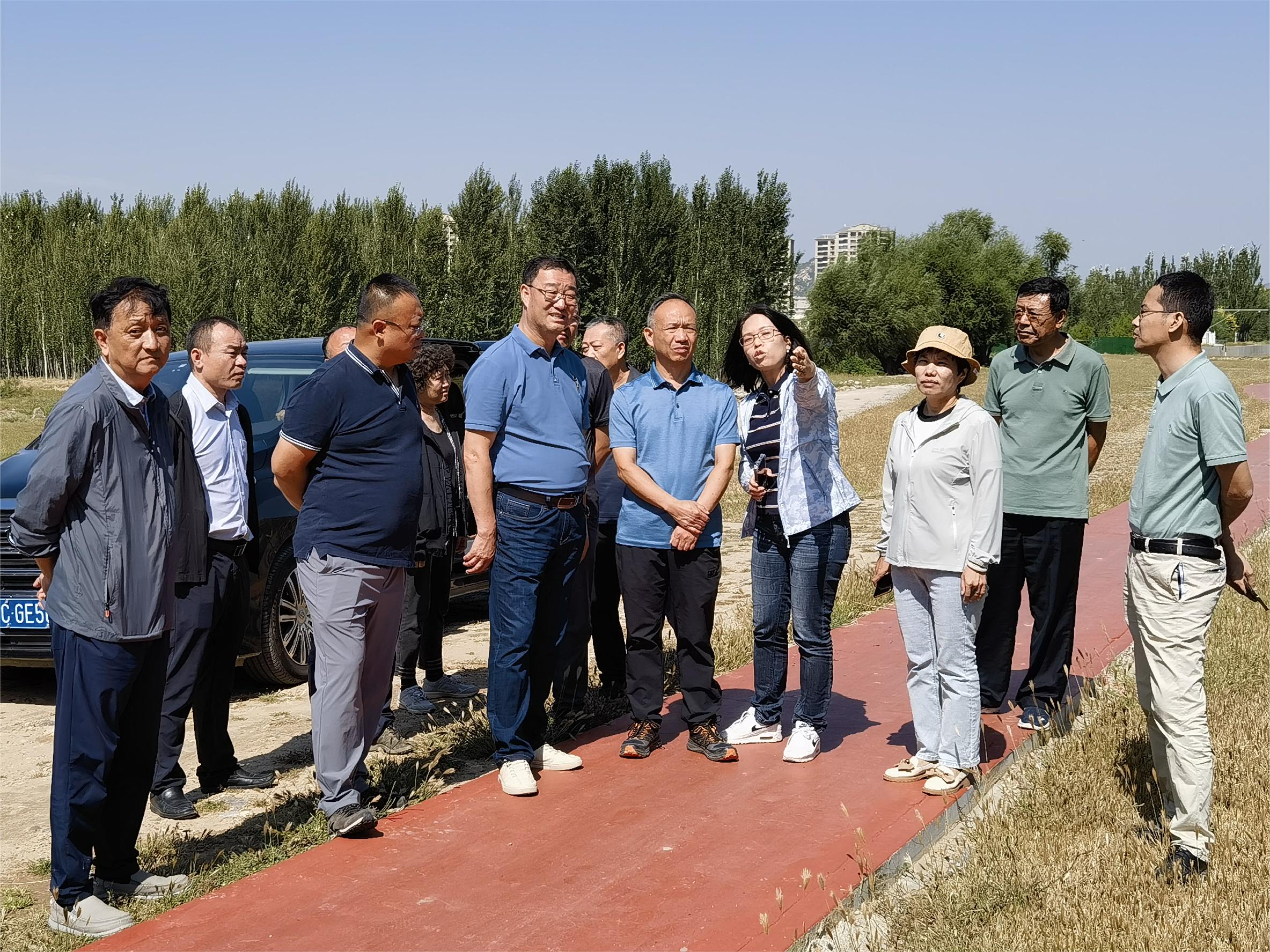 ��˾��Ҫ�򵼿�չ�ص���Ŀ�ֳ�����