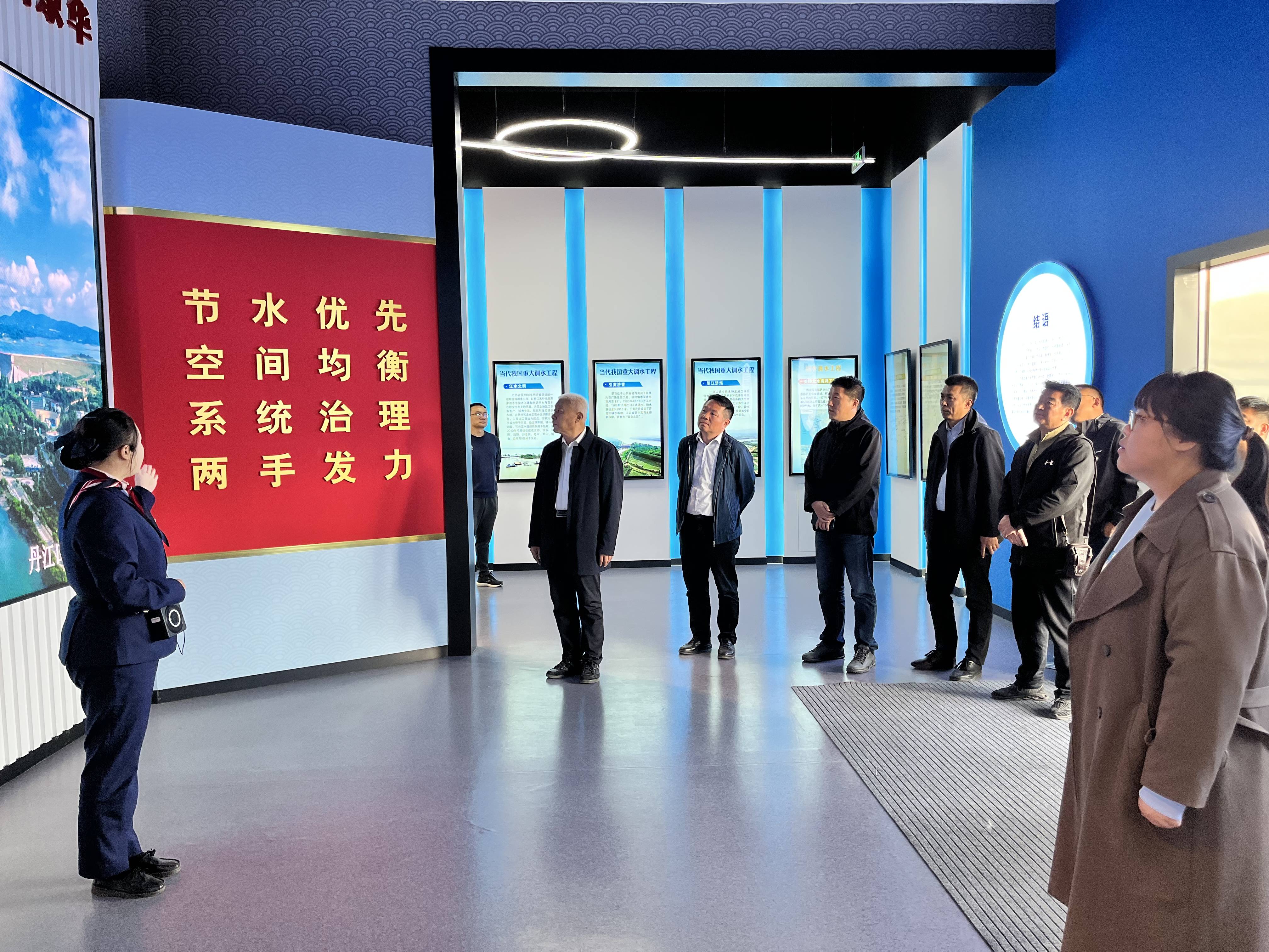 北京地区团结党支部到北京市南水北调团城湖治理处开展主题党日运动 北京地区团结党支部到北京市南水北调团城湖治理处开展主题党日运动