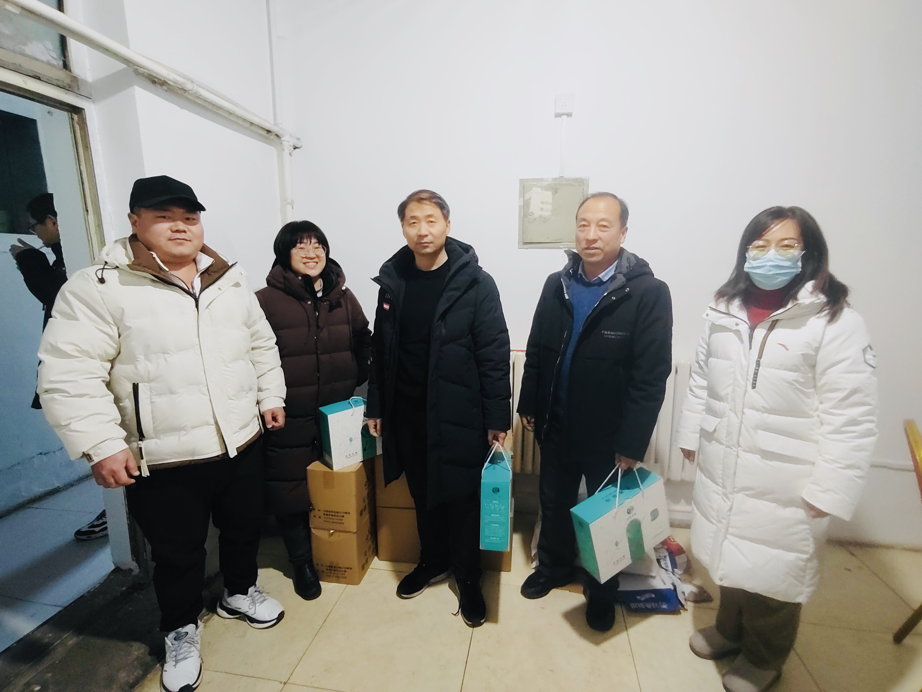 �żҿڷֹ�˾ | ���Ὺչ����������ů���˶�