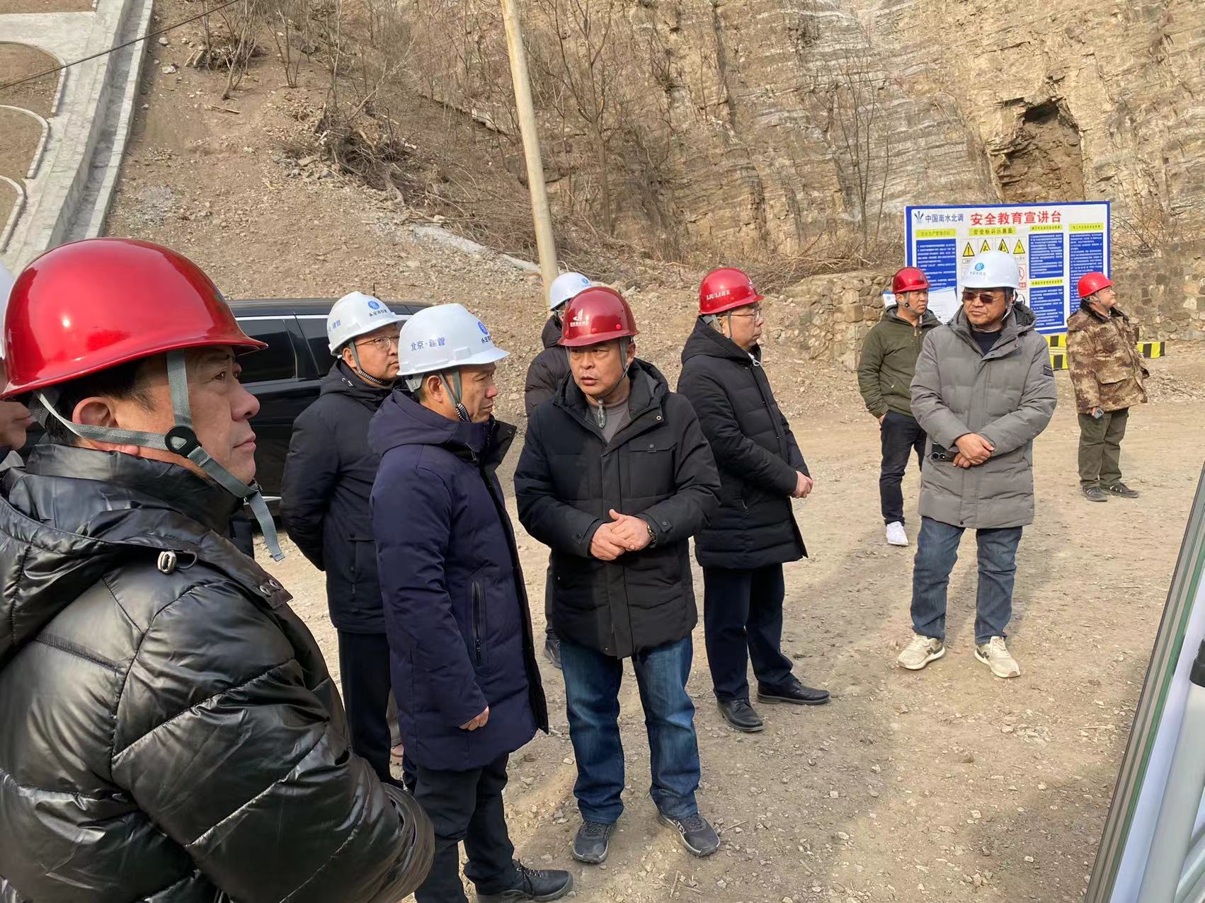 公司主要向导检查PT视讯(中国区)官网北京段在建项目并慰问一线建设者 公司主要向导检查PT视讯(中国区)官网北京段在建项目并慰问一线建设者