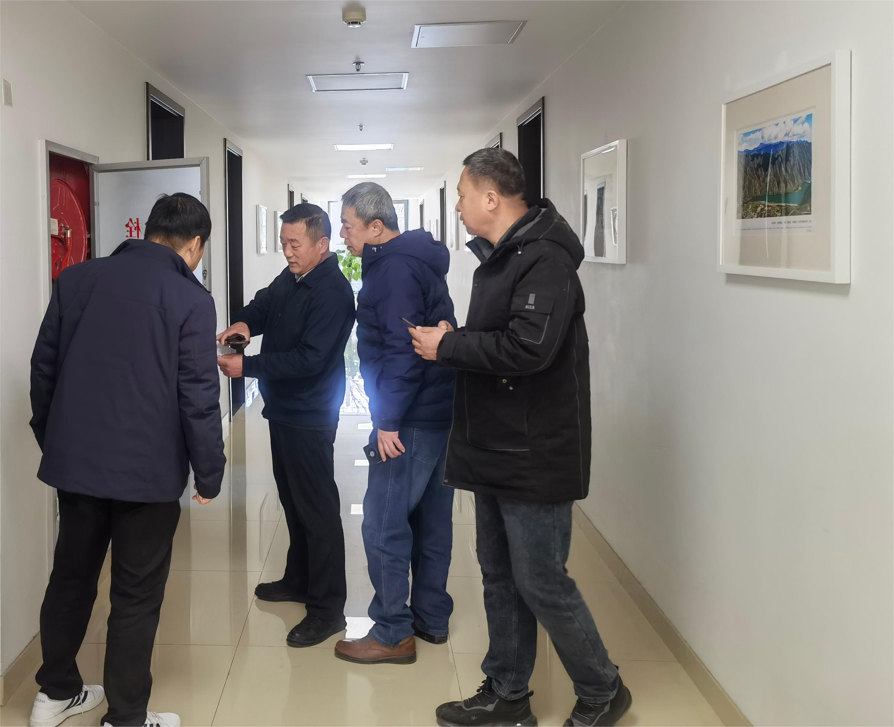 ��˾�ܲ���չ��ǰ�徲���