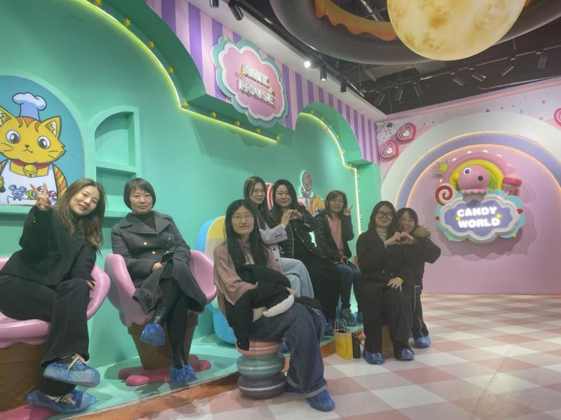 ��˾����������֯��չ��ף�����ˡ����ʸ�Ů��ϵ���˶�