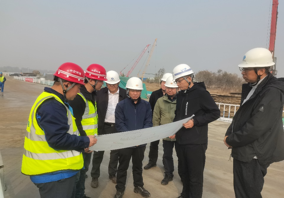 ��˾��Ҫ�򵼵�PT��Ѷ(�й���)����¬�����ۺ��������̼��ָ������