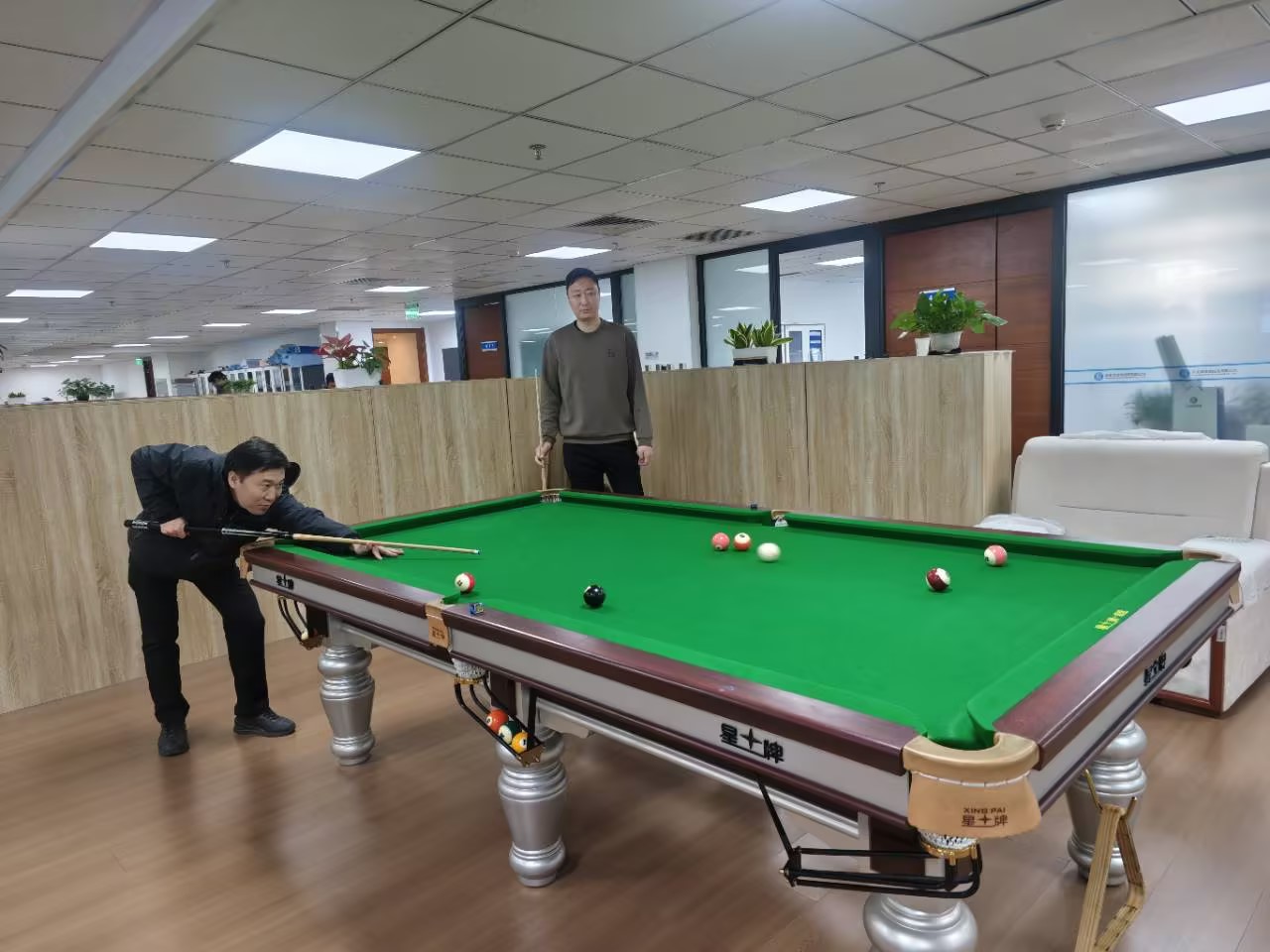 �����ֹ�˾������֯��չ�����˶�