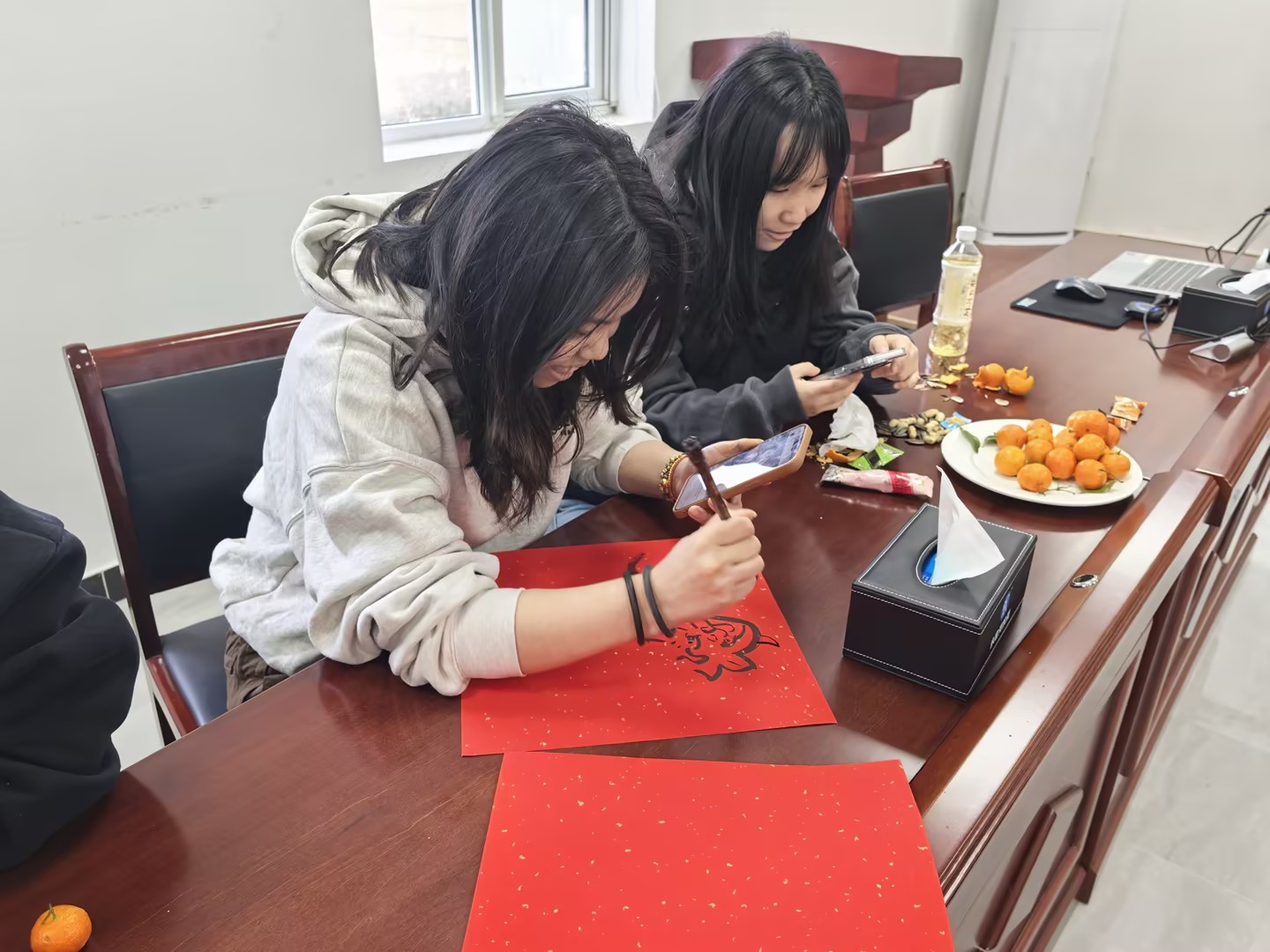 ������Ӫ��˾�����һС�鿪չӭ�´������˶�